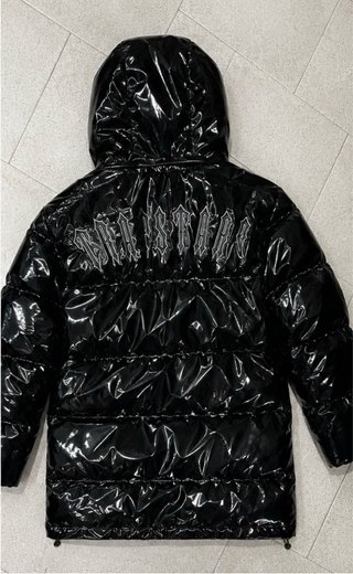Chaquetón negro brillante con logo