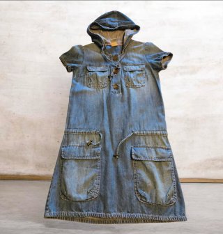 Vestido ganga com capuz