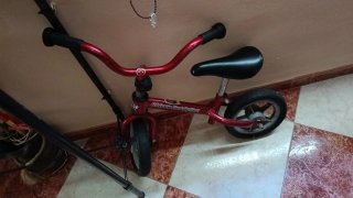 Bici sin pedales roja