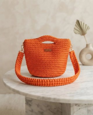 Borsa uncinetto arancione con tracolla