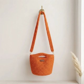 Borsa uncinetto arancione con tracolla