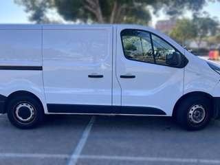RENAULT trafic