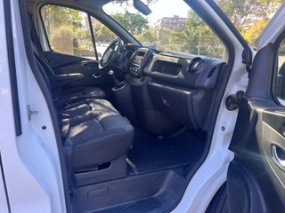 RENAULT trafic
