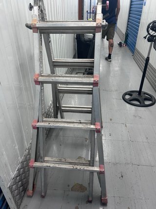 Escalera telescópica multiusos