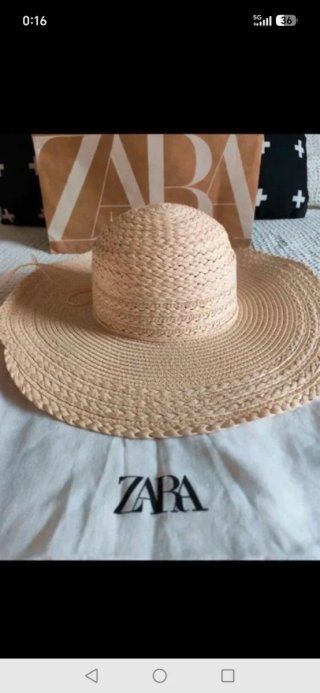 Sombrero de playa beige