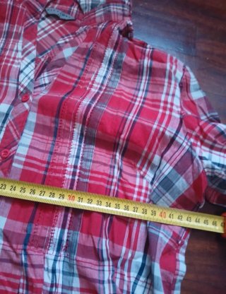 Camicia a quadri rossa e blu