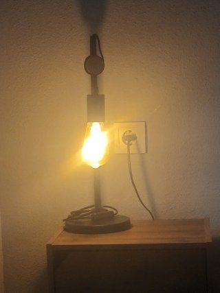Lámpara mesa industrial madera y metal y bombilla