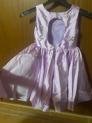 Vestido lila con brillantes