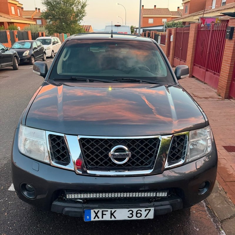 Nissan Navara 2012 - foto 1