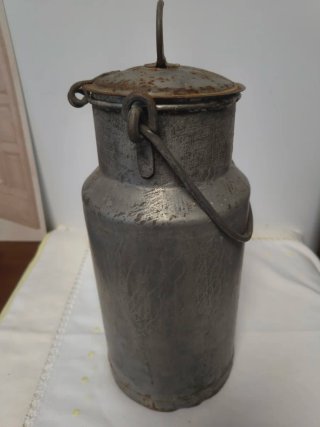 Lechera antigua de metal, 5 litros
