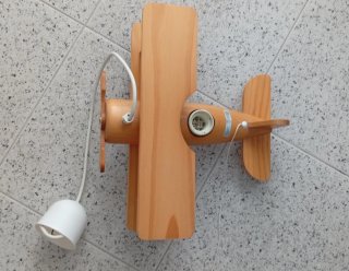 Lámpara infantil avión madera