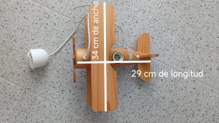 Lámpara infantil avión madera