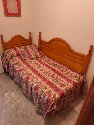Conjunto de muebles de madera para dormitorio