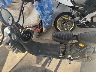Moto Eléctrica Chopper Negra estilo citycoco