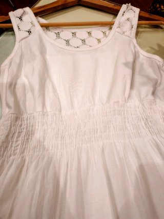 Vestido blanco bordado talla 12-13