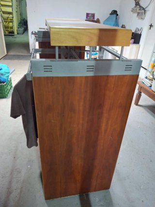 Mueble expositor ropa madera y metal