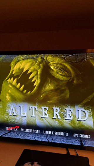 DVD Altered - Universal