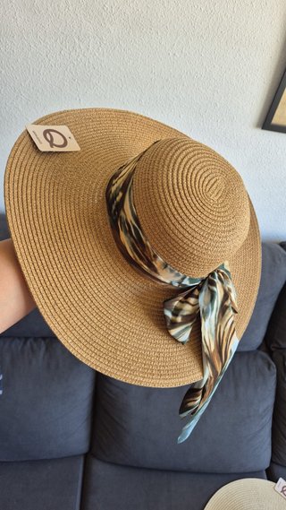 Sombrero elegante da donna per l'estate