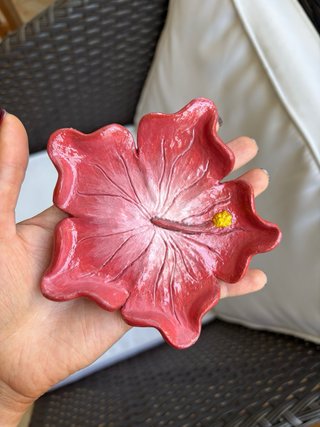 Hibisco em cerâmica fria
