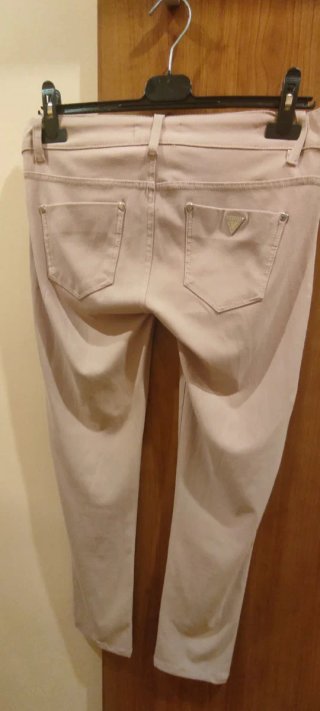Pantalón pitillo elástico rosa claro
