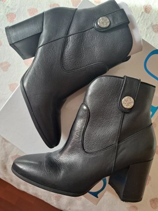 Botines Guess Talla 38 Negros les puse gapas nueva