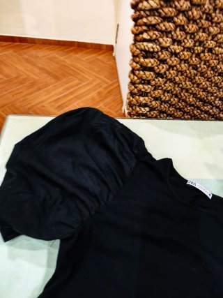 Body Zara M mangas abullonadas