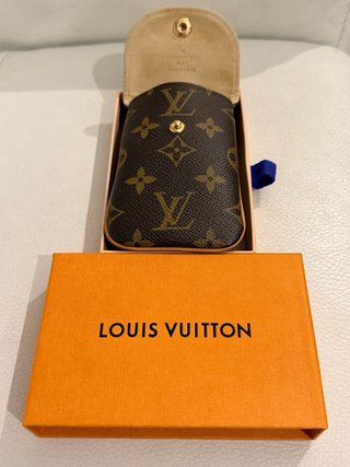 Estuche ideal como tarjetero o billetero