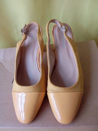 Zapatos amarillos tacón gordo talla 39