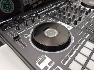 mesa mezclas roland serato dj 808