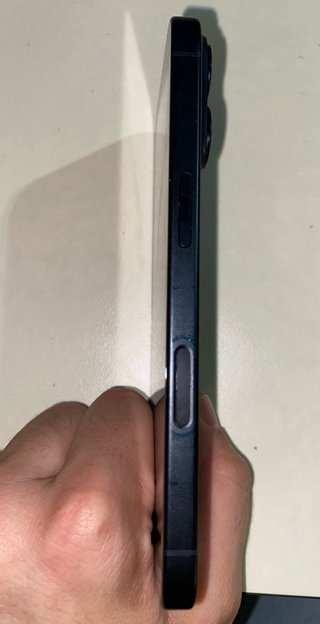 iPhone 16 Apple