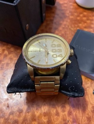 Reloj Diesel Dorado