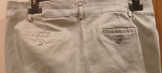 Pantalón pitillo beige
