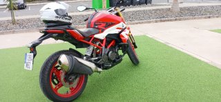 BMW 310 R: Moto Deportiva y Divertida