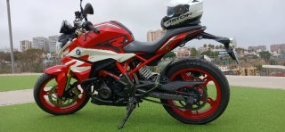 BMW 310 R: Moto Deportiva y Divertida