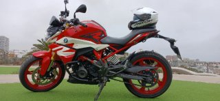 BMW 310 R: Moto Deportiva y Divertida