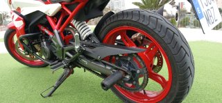 BMW 310 R: Moto Deportiva y Divertida