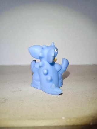 Pokémon finger puppet toy pokémon Nidoqueen bandai