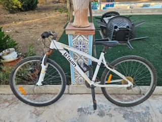 Bicicleta BTWIN blanca