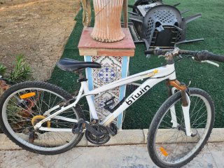 Bicicleta BTWIN blanca