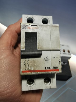 Lote 5 Interruttori Automatici Magnetotermici, MEDEX, LSC-10A