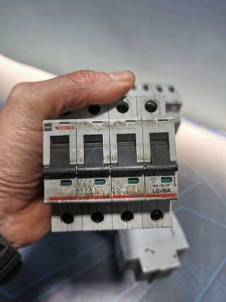 Lote 5 Interruttori Automatici Magnetotermici, MEDEX, LSC-16A