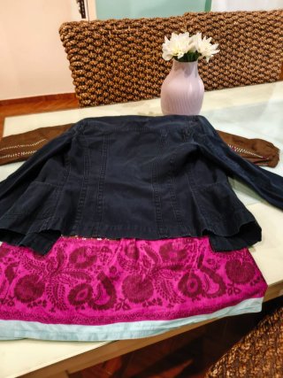 Conjunto Chaqueta Vaquera Negra y Blusa