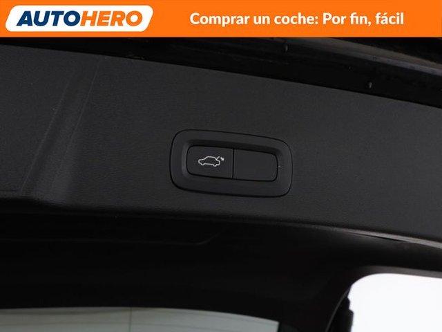 Volvo XC40 2.0 T4 Business Plus AWD