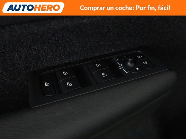Volvo XC40 2.0 T4 Business Plus AWD