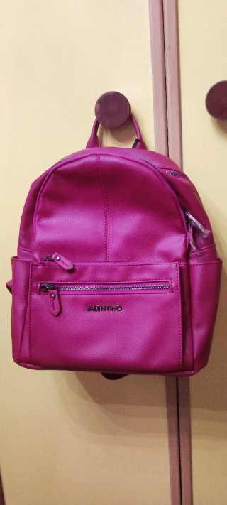 Mochila Mario Valentino. Color granate