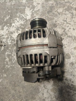 Alternador VW Golf V 1.9 TDI