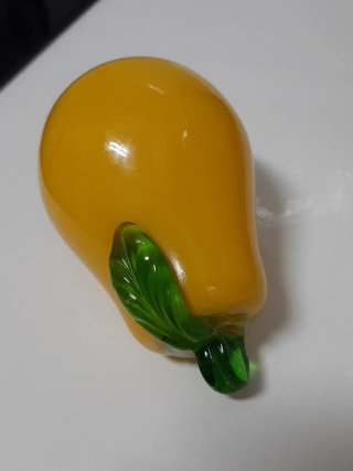 Frutero de cristal con frutas decorativas