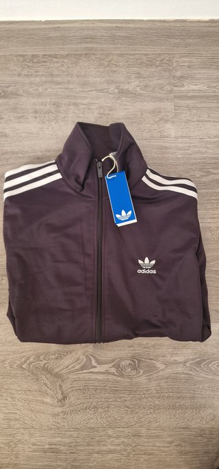 CHAQUETA ADIDAS CON ETIQUETA NUEVA