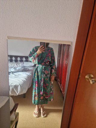 Bata kimono floral verde