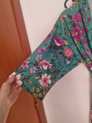Bata kimono floral verde